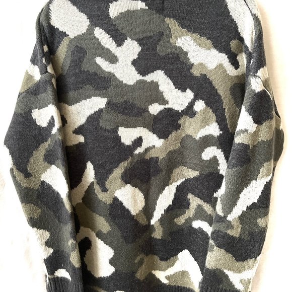 Women's Universal Thread Medium Cardigan Blazer in Camouflage Print - Picture 3 of 8